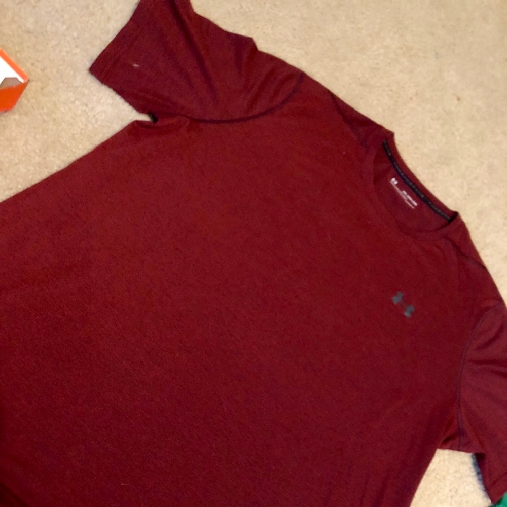 Plain Dark RedUnder Armour shirt